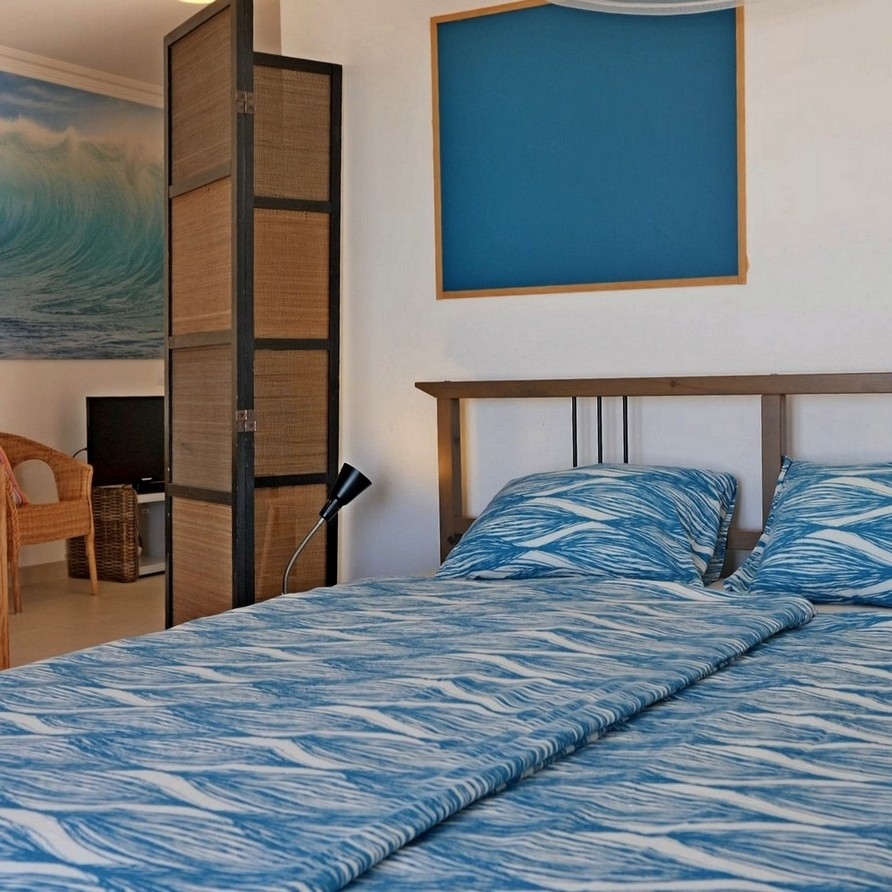 Beach holiday apartment Portuga SolMar bedroom 2 with separatiom from living